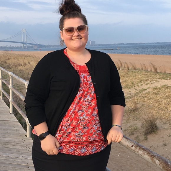 Meet your Posher, Hailey - Picture 7 of 7